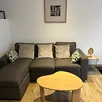 Le Prestige Yourhosthelper Apartment