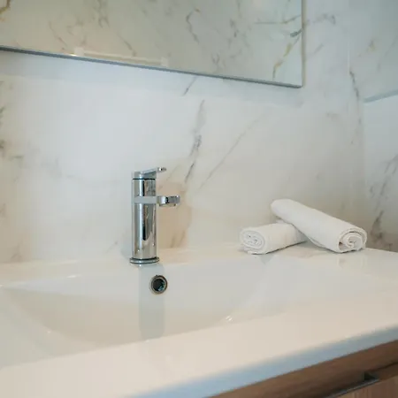 Le Prestige Yourhosthelper Апартаменты