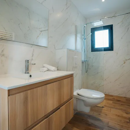 Le Prestige Yourhosthelper Апартаменты *